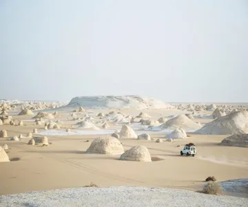 White Desert & Bahariya Oasis Private Day Trip